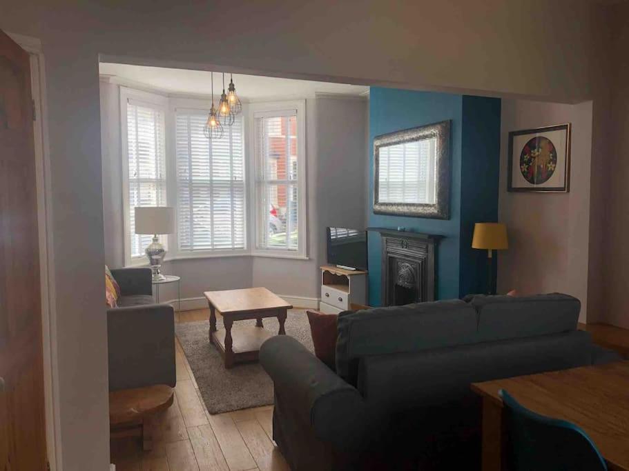 Gloucester Rd 2 Mins Away - Fab, New, Trendy House Bristol Zewnętrze zdjęcie